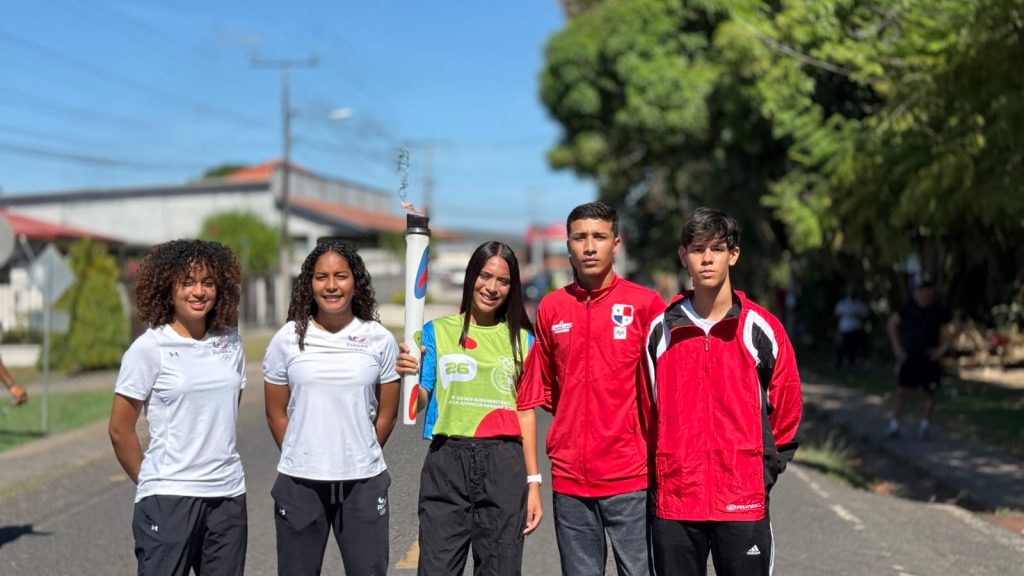 ATLETAS ORDENANDOS DE IZQ A DERECHA SEGUN EL PARRAFO ANTERIOR
