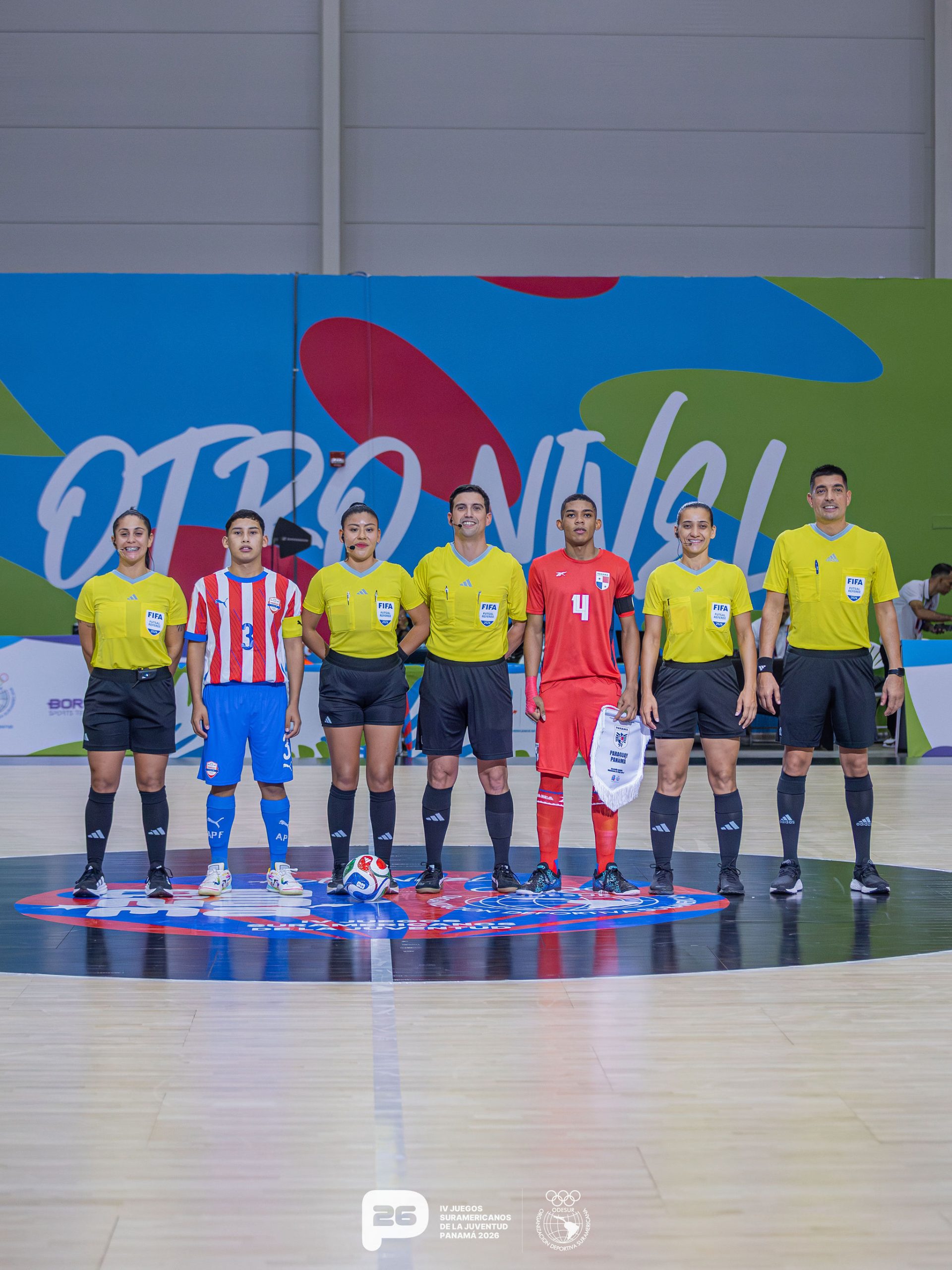 Panamá y Paraguay empatan en un lleno total