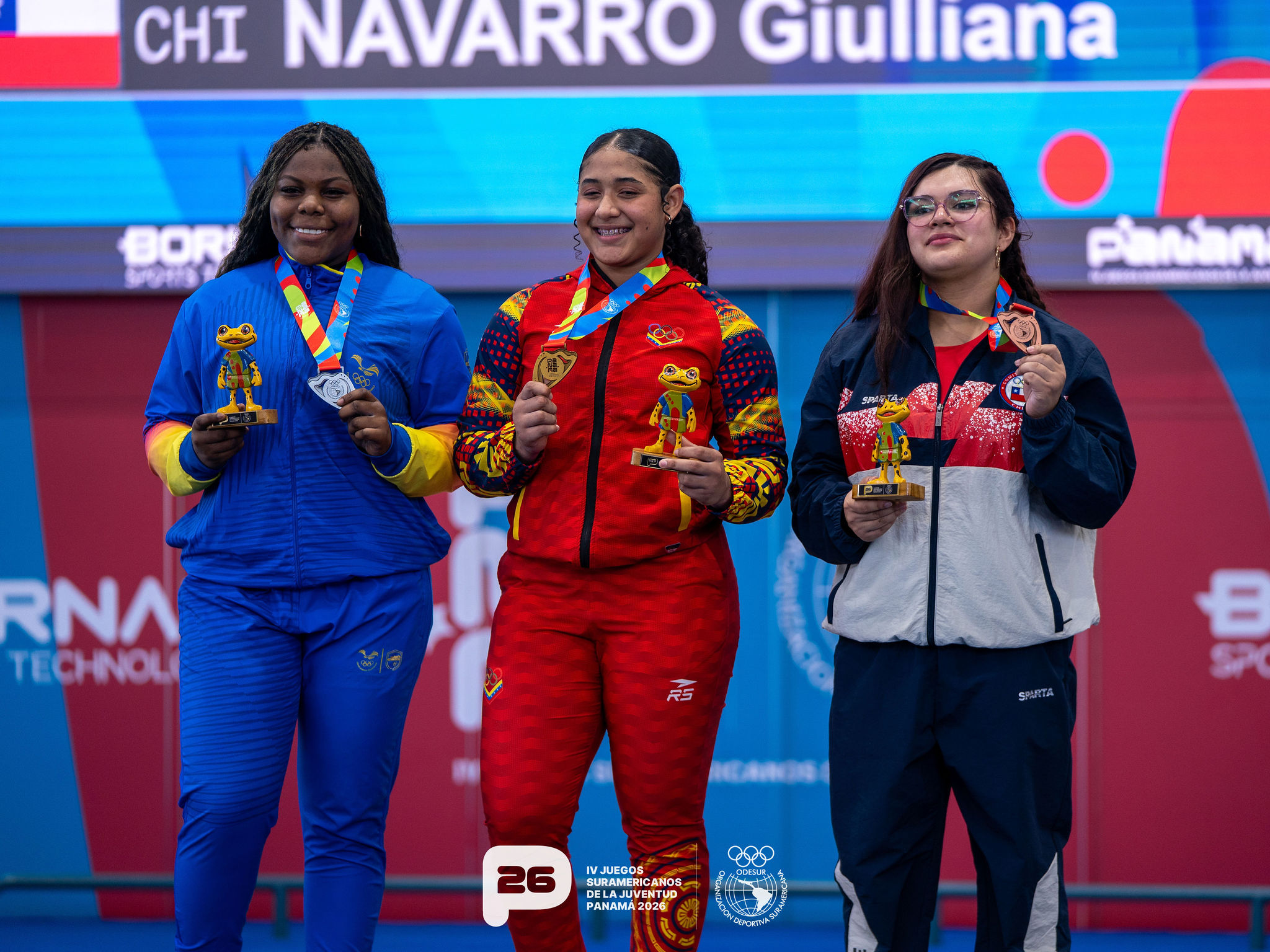 Six medalists climbed onto the South American podium in weightlifting