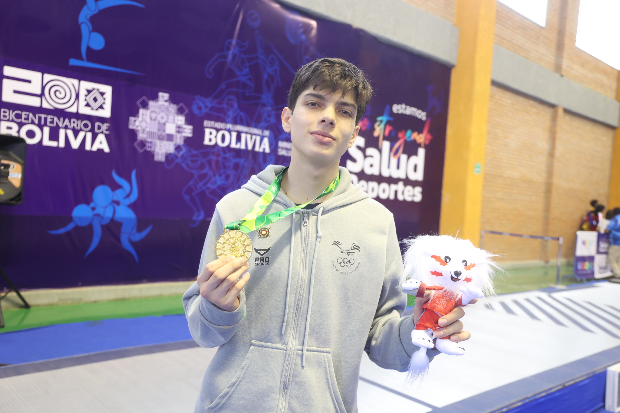 LISTOS LOS ABANDERADOS DE ECUADOR PARA LOS JUEGOS SURAMERICANOS DE LA JUVENTUD 2026